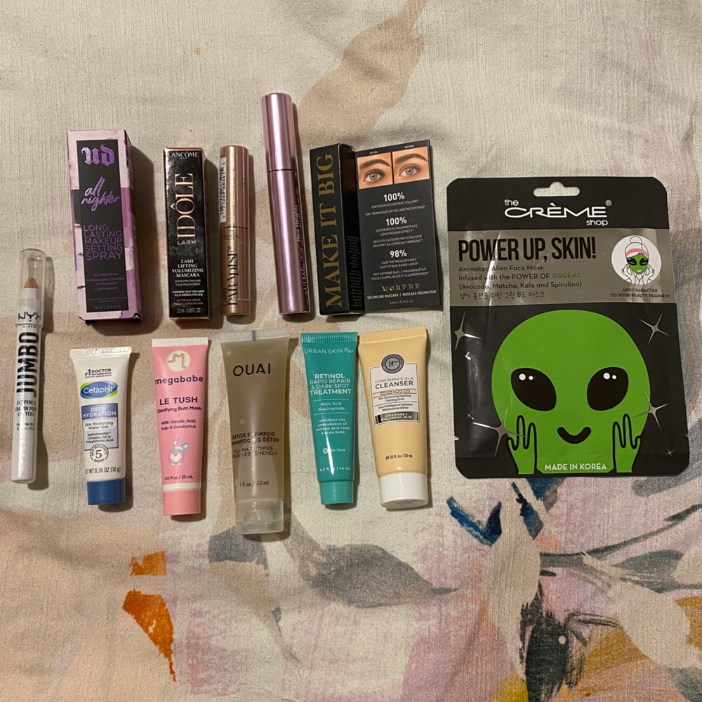 Beauty sampler set - Crème Shop alien face mask, mascara, skincare